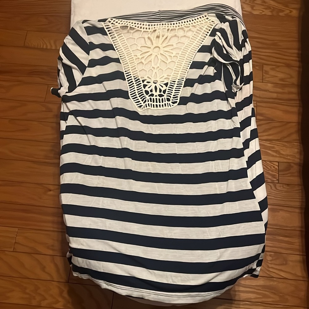 PLUS SIZE Top - Picture 4 of 4